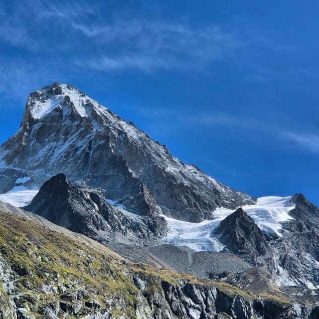 Un lieu magique au fond du Val d'Hérens avec la majestueuse Dent Blanche 🏔